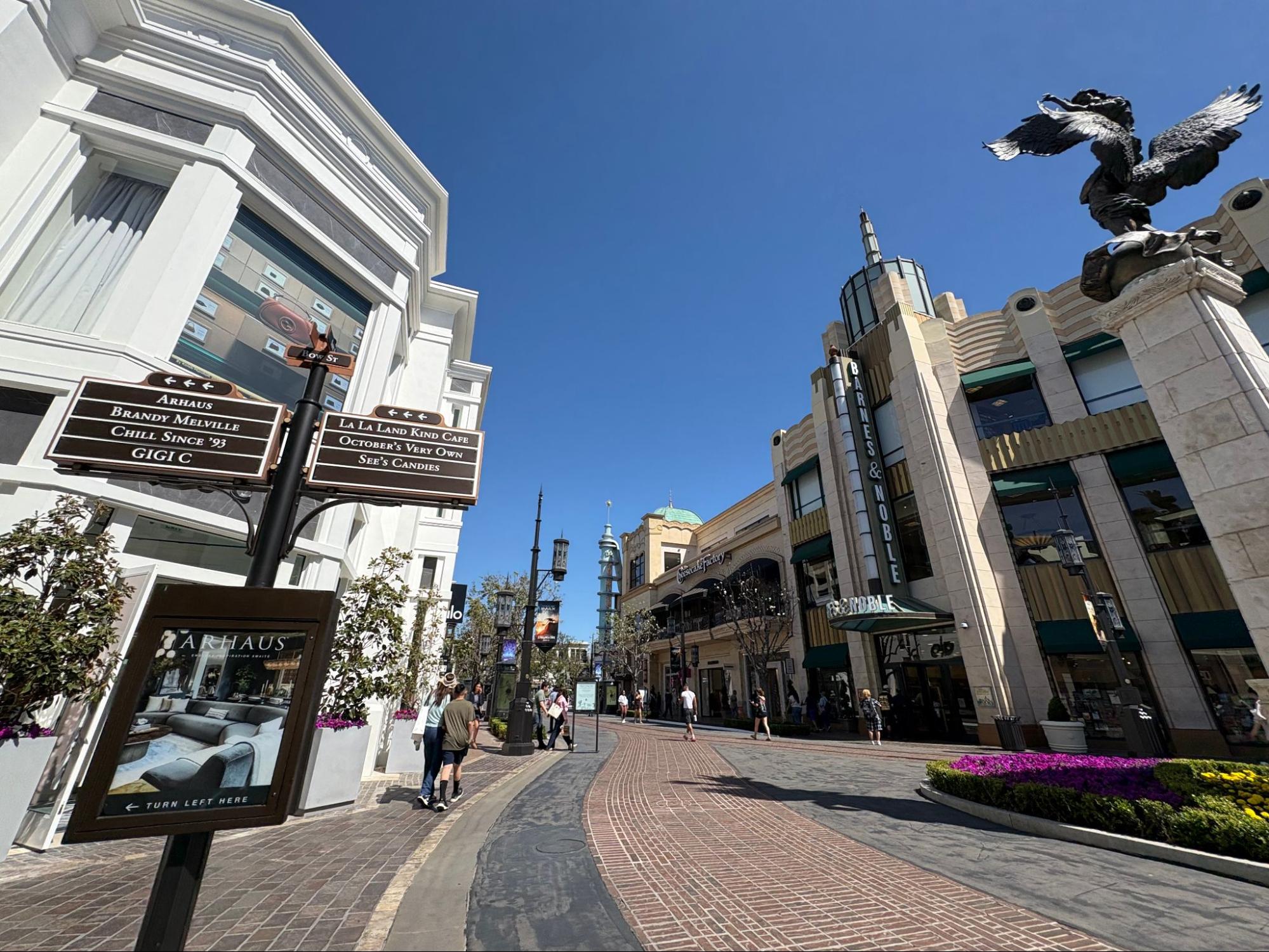 THE GROVE