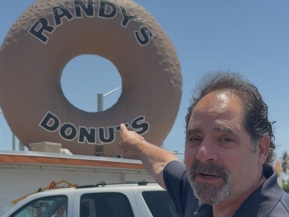 Randy’s Donuts