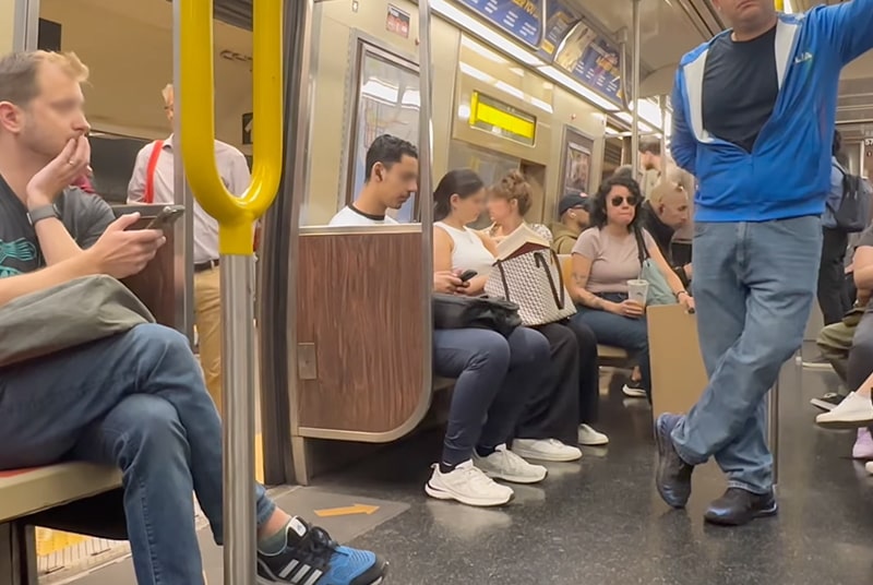 ニューヨーク地下鉄の様子