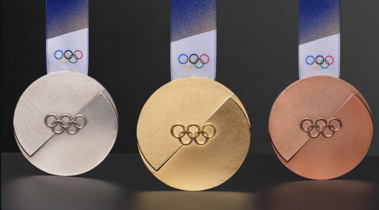 なぜメダルは割れている？ 2026冬季五輪、ミラノとコルティナ、「ふたつの開催地」をつなぐデザイン（2/5）