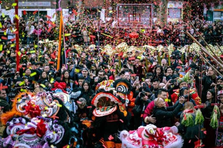 NYチャイナタウン旧正月祭「ニューイヤー・ファイヤークラッカー・セレモニー」爆竹60万発で大盛り上がり！