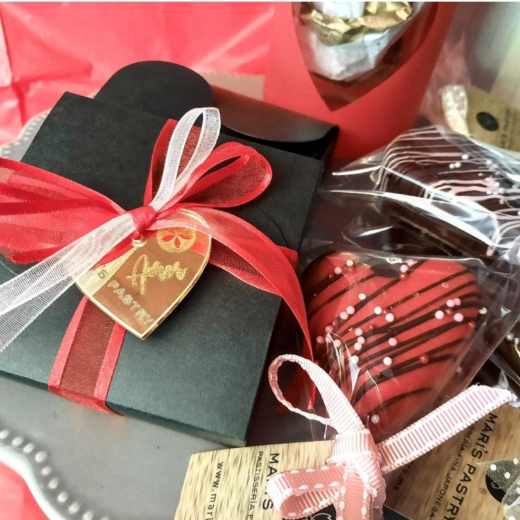 【Mari’s Pastry】明日はバレンタイン！ミニケーキやマカロンあります！