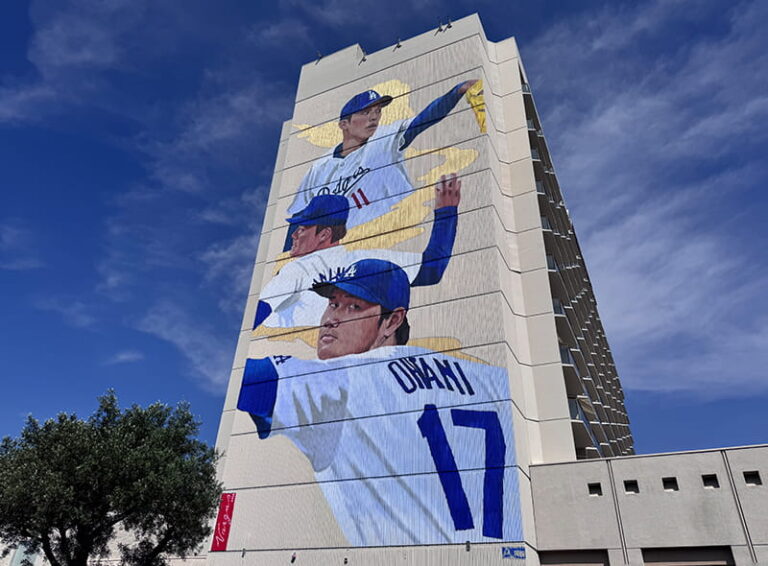 【速報】大谷翔平らドジャース日本人選手の巨大壁画が完成！トーランスに新スポット「Samurai of the Diamond」