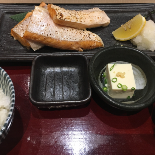6月5日金曜日バイオリン演奏公演について及びレストランJPN 5月22日金曜日 、5月23日土曜日店内営業にて刺身販売及びカフェ営業について