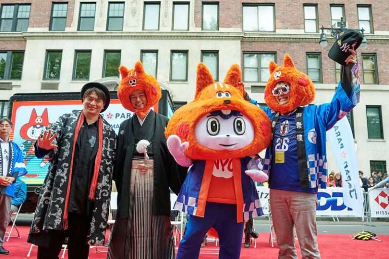 雨のNYに5万人！「第5回ジャパンパレード」開催、呪術廻戦キャストも登場