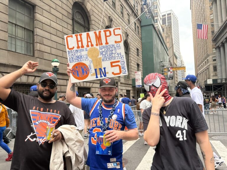 NYニックス優勝パレードに行ってきた！ 53年ぶりの歓喜に沸くNY、過去最大級の熱狂に